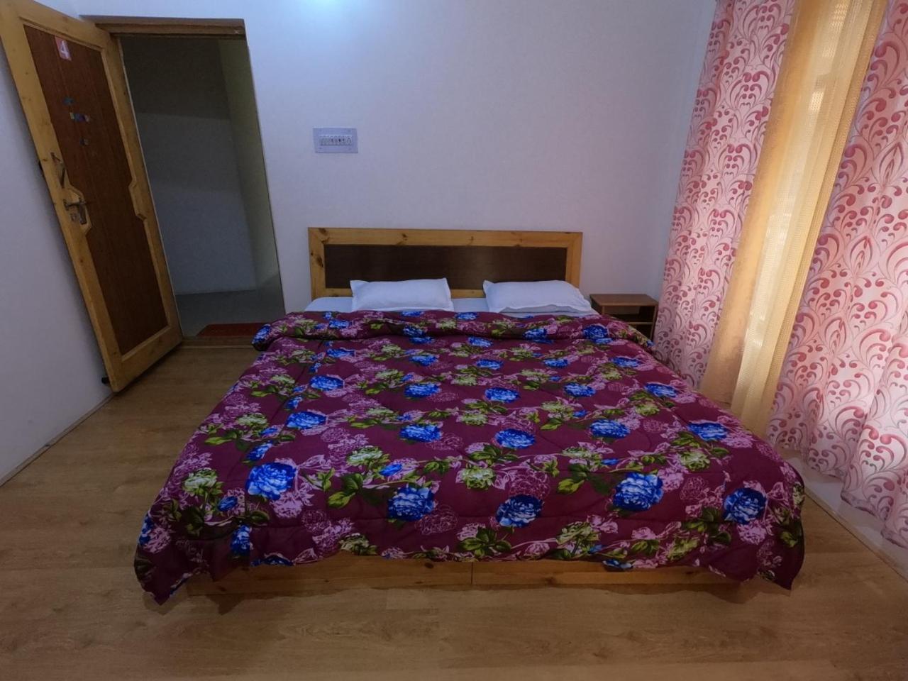 Lhachik Guest House Leh Zimmer foto